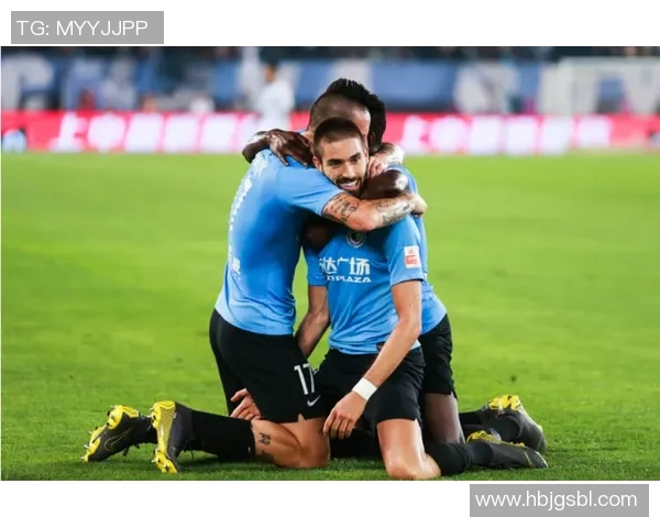 克罗斯：从足球场上的中场指挥官到全球品牌代言人的传奇之路